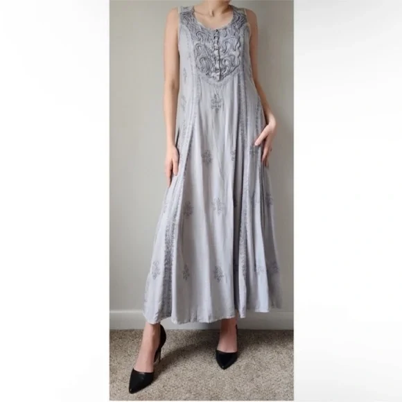 Vintage Embroidered Ice Blue Renaissance/ Fairy Dress - Picture 6 of 11